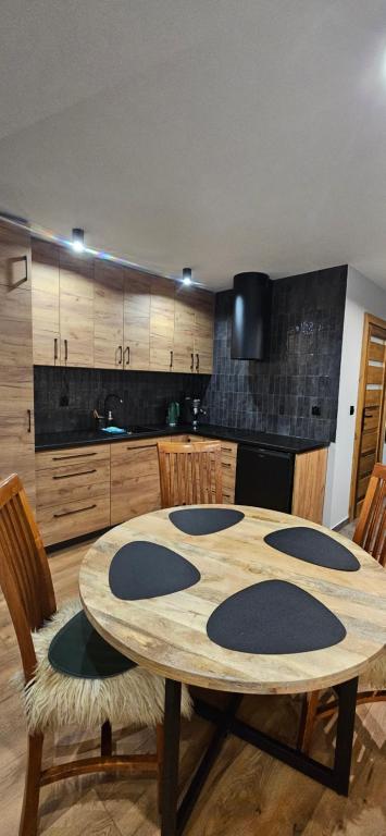 Studiový apartmán s 1 manželskou postelí – Apartamenty 33